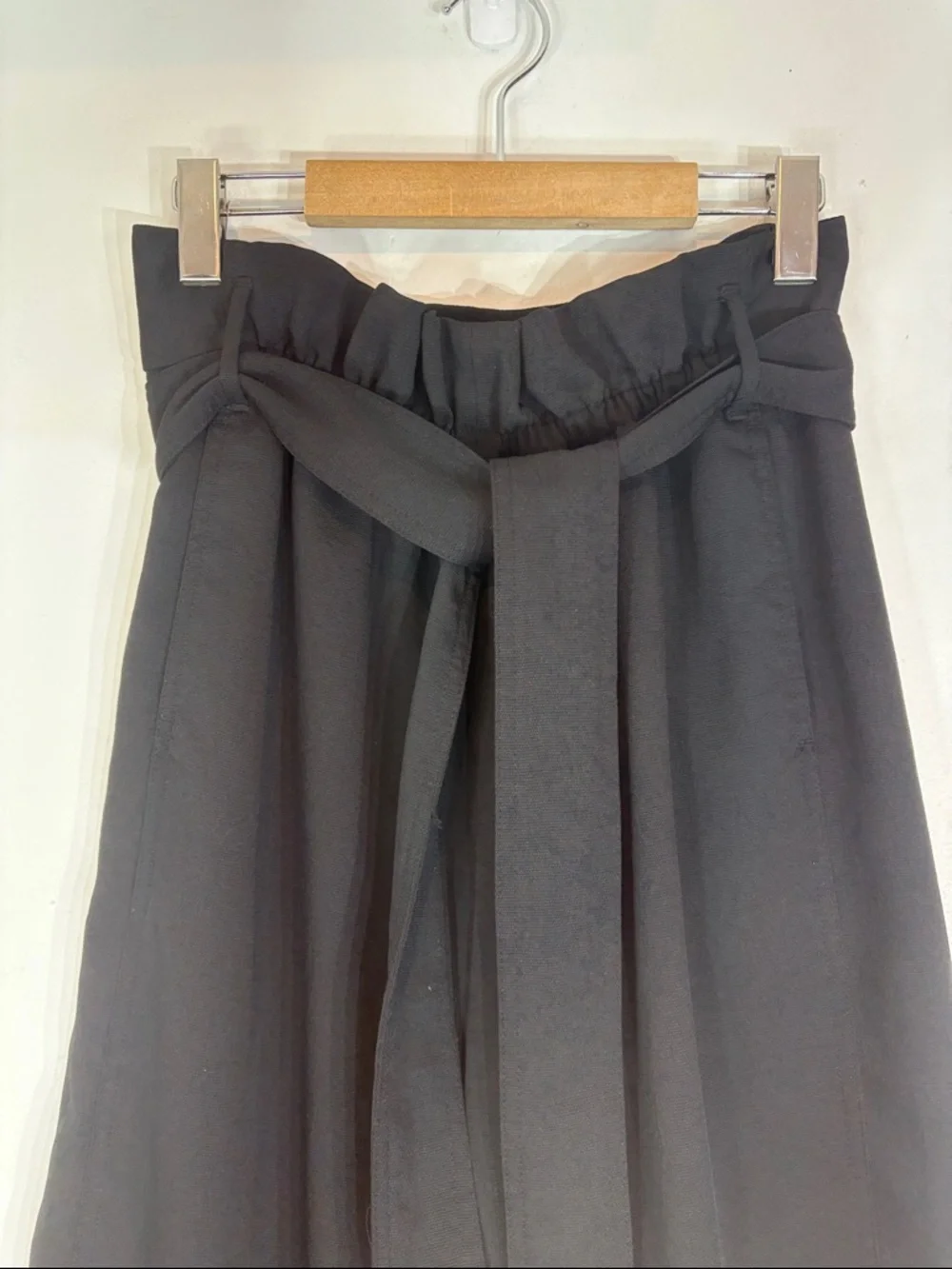 Aritzia Wilfred Paperbag Waist Wide Leg Cropped Pants Black Tie Waist Size 8 - Picture 9 of 12